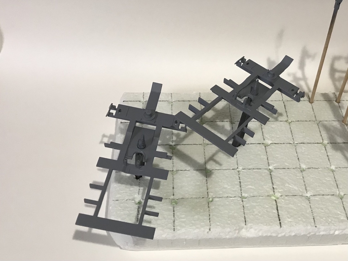 「1/45 ディーゼル機関車 DD51 貨物A更新機」を作ります。運転台・車体のパーツの塗装