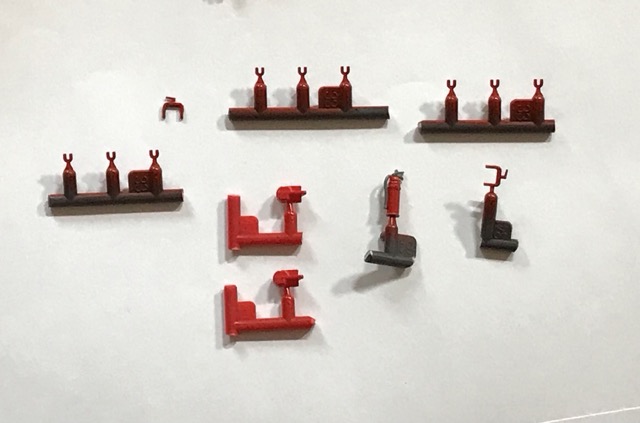 「1/45 ディーゼル機関車 DD51 貨物A更新機」を作ります。赤で塗装したパーツです。