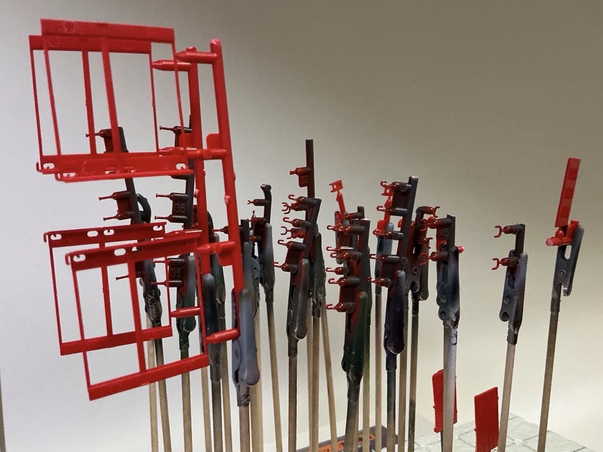 「1/45 ディーゼル機関車 DD51 貨物A更新機」を作ります。車体（冷却室、機関室ボンネット、変速機室ボンネット）の塗装。