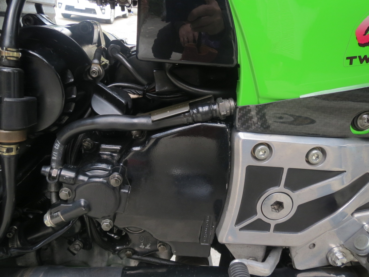 GPZ900R クラッチホース交換 - zx900aのGPZ900RとHAYABUSA日記